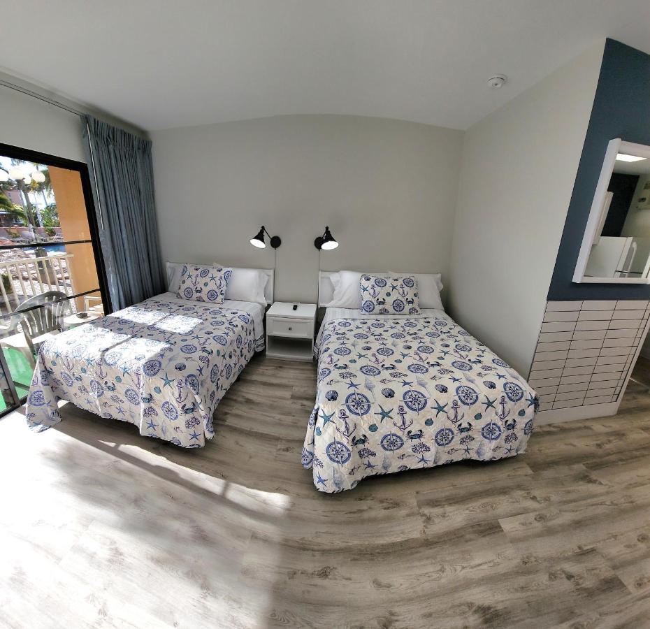 Satellite Motel St. Pete Beach Buitenkant foto