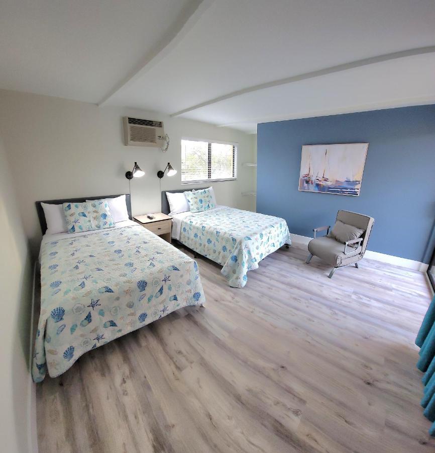 Satellite Motel St. Pete Beach Buitenkant foto