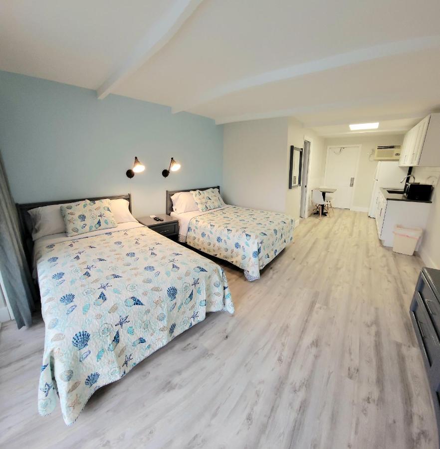 Satellite Motel St. Pete Beach Buitenkant foto