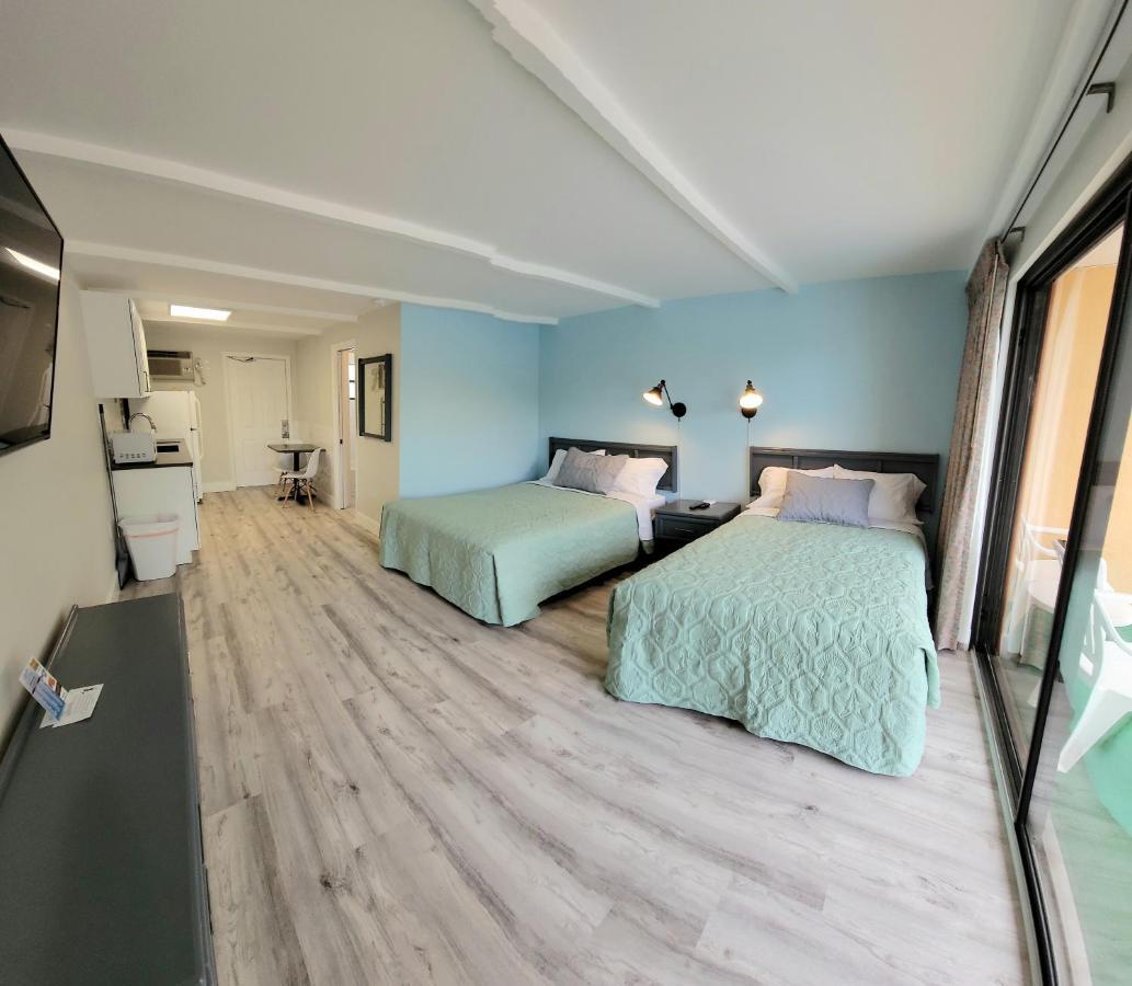 Satellite Motel St. Pete Beach Buitenkant foto