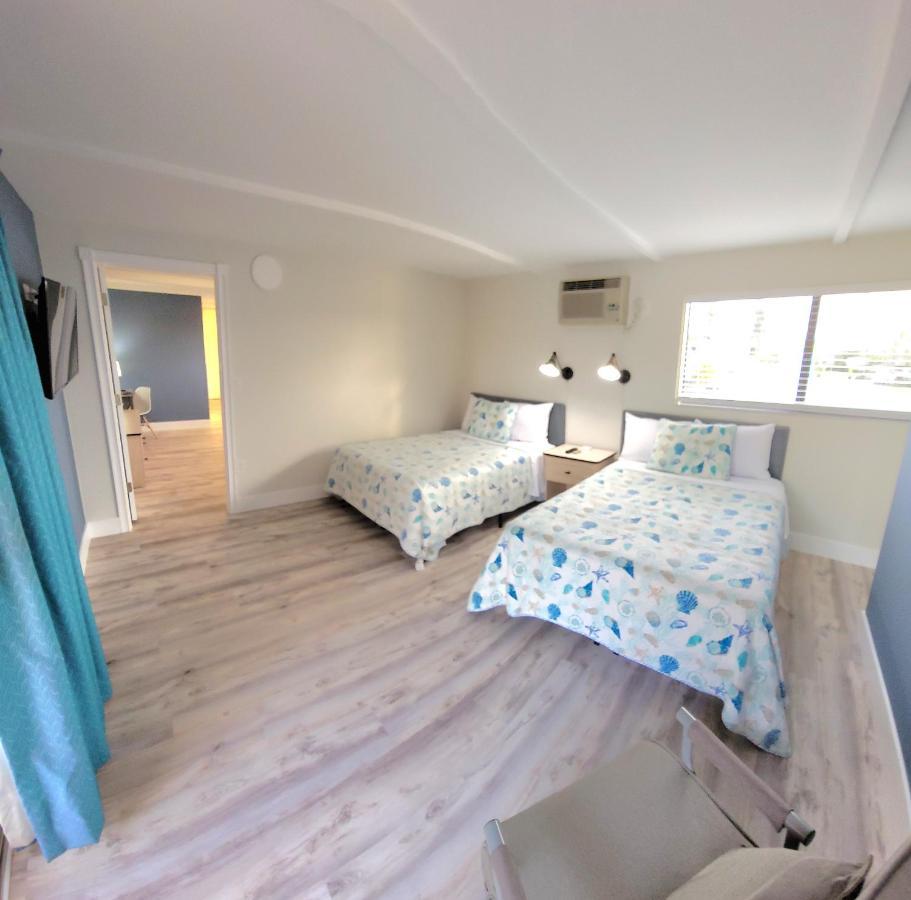 Satellite Motel St. Pete Beach Buitenkant foto