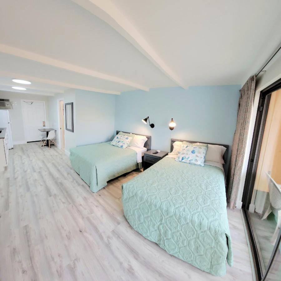 Satellite Motel St. Pete Beach Buitenkant foto