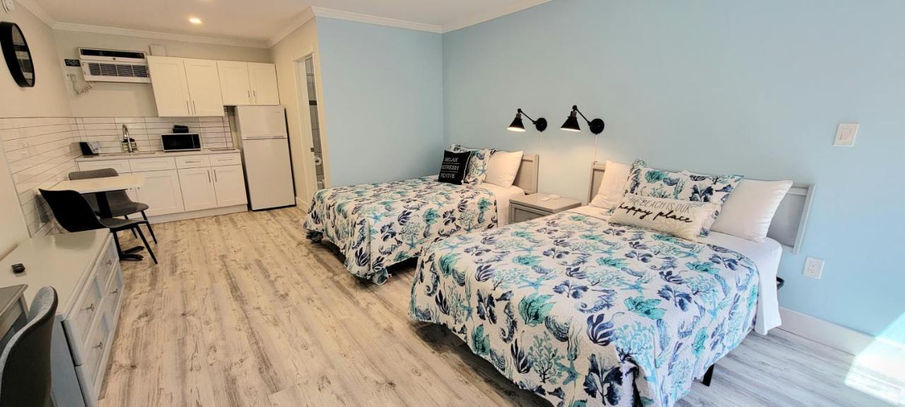 Satellite Motel St. Pete Beach Buitenkant foto